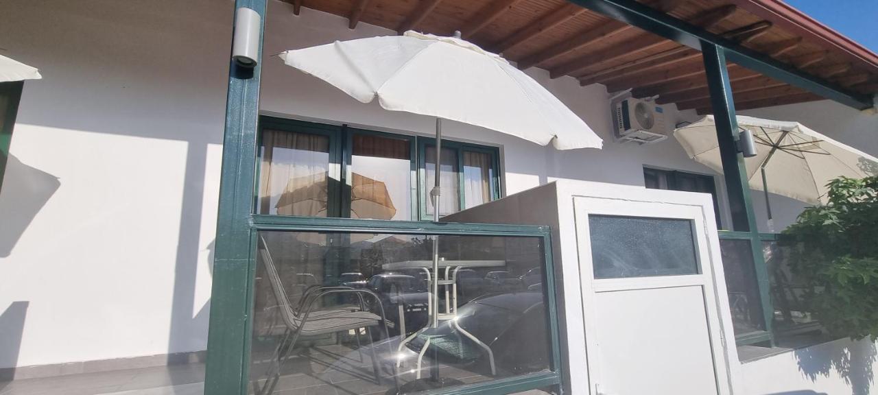 Sophia Seaview Suites & Restaurant Vrasná Rom bilde